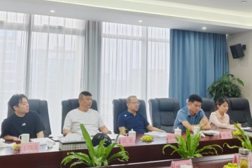 新疆巴州數字化發(fā)展辦公室主任陳明煒一行調研遠望信息